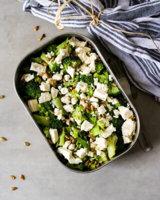 Brokolių ir fetos salotos