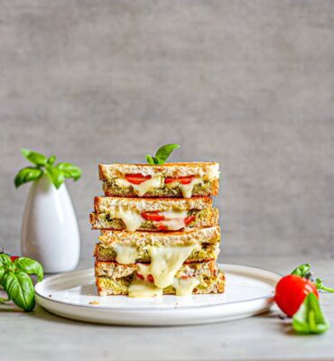 Karšti sumuštiniai su pesto